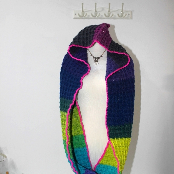 🌈NEW Hooded Crochet Cowl Scarf Wrap Colorful HANDCRAFTED - Picture 3 of 15